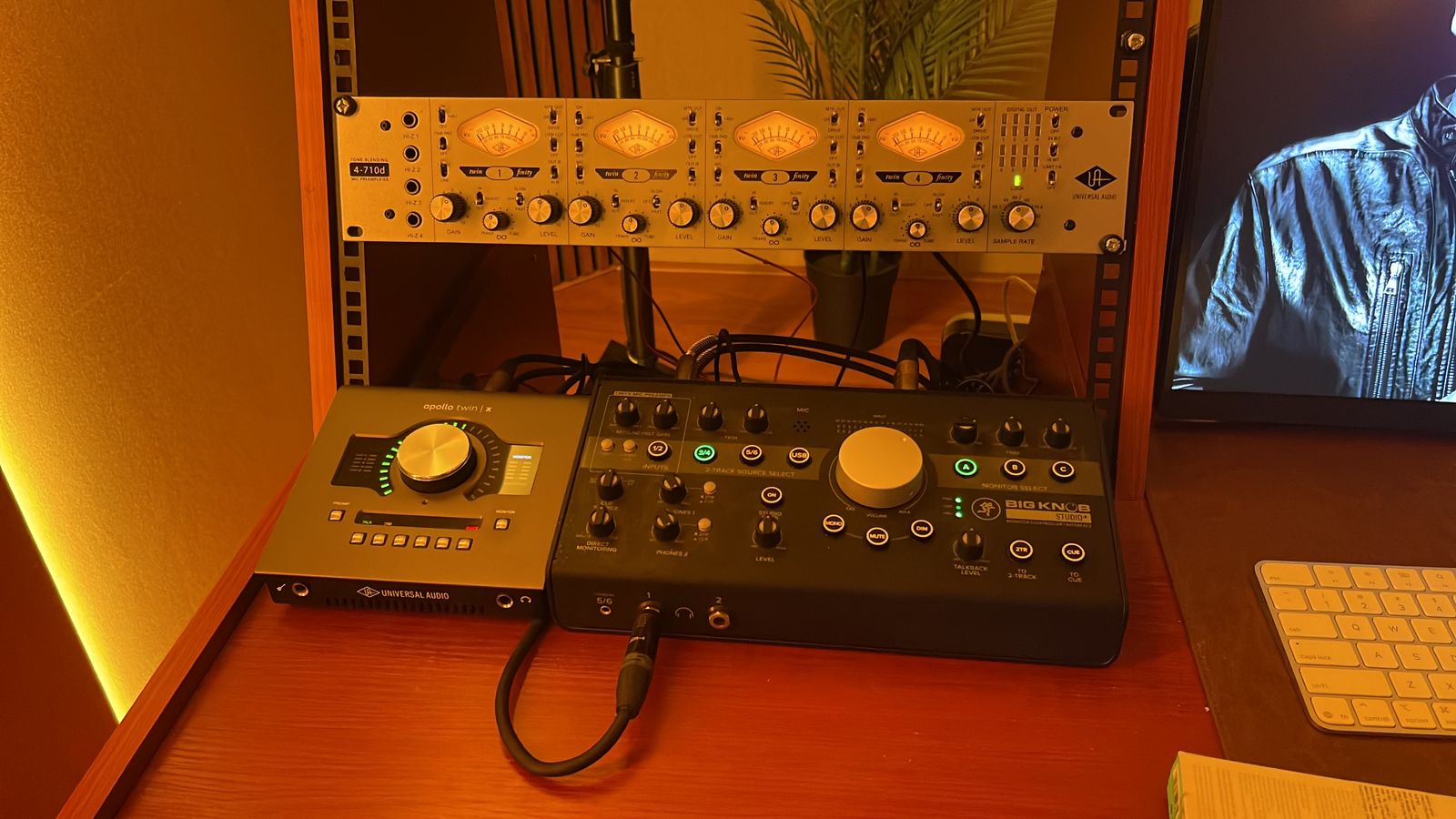 Professional outboard gear